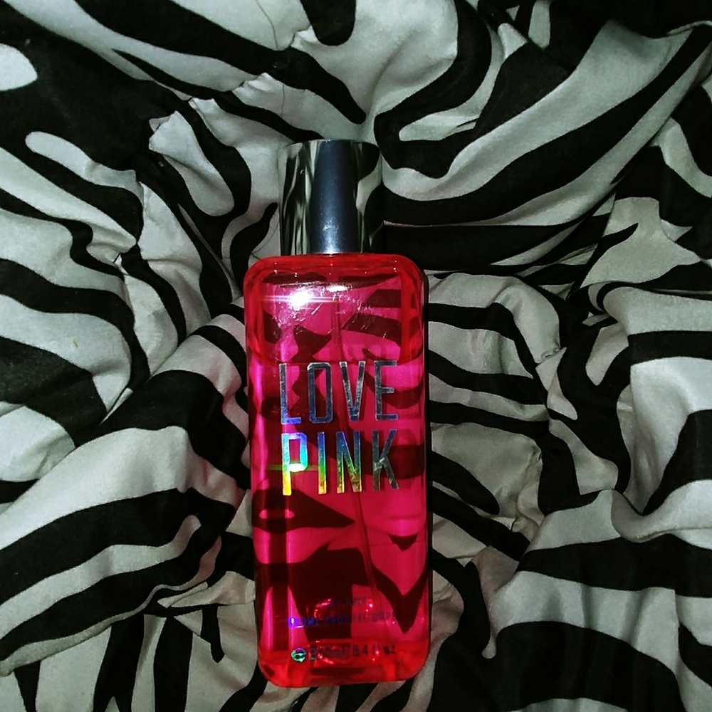 Love pink spray